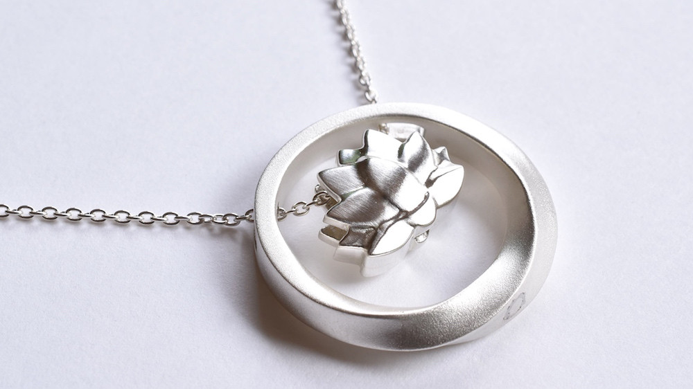 【神戸のオーダージュエリー】内部が空洞の手元供養ペンアント　ご依頼から完成まで